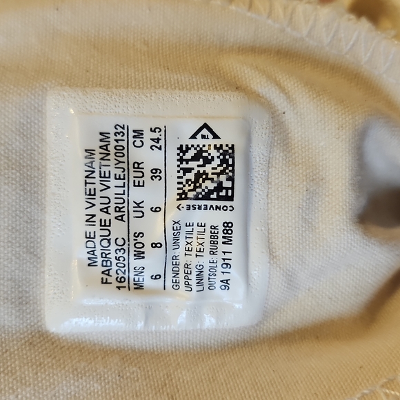 Chuck 70s - Picture 2 of 15